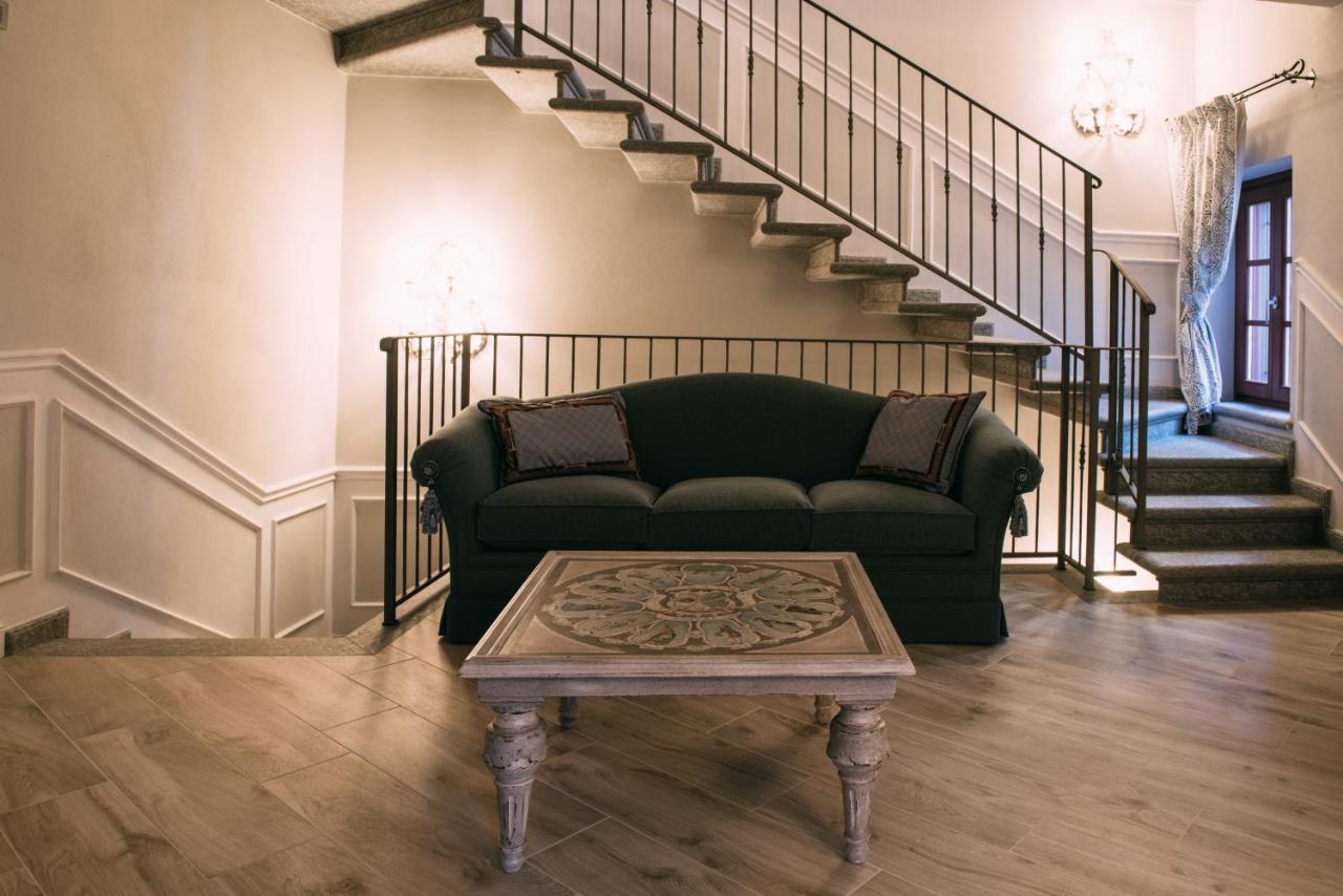 Relais Villa Prato 몸바루초 외부 사진